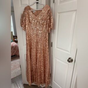 Donna Morgan 'Camilla' Sequin Flutter Sleeve Gown